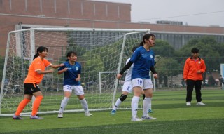 女子足球队(曼城女子足球队)，曼城女子足球队，赛场风采，曼城女子足球队赛场风采卓越