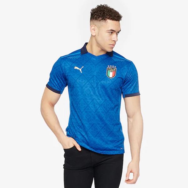 2024欧洲杯意大利球衣全套(意大利2021欧洲杯主场球衣球迷版),意大利国家队亮相全新2024欧洲杯球衣,经典设计再现风采 第2张 2024欧洲杯意大利球衣全套(意大利2021欧洲杯主场球衣球迷版),意大利国家队亮相全新2024欧洲杯球衣,经典设计再现风采 第2张